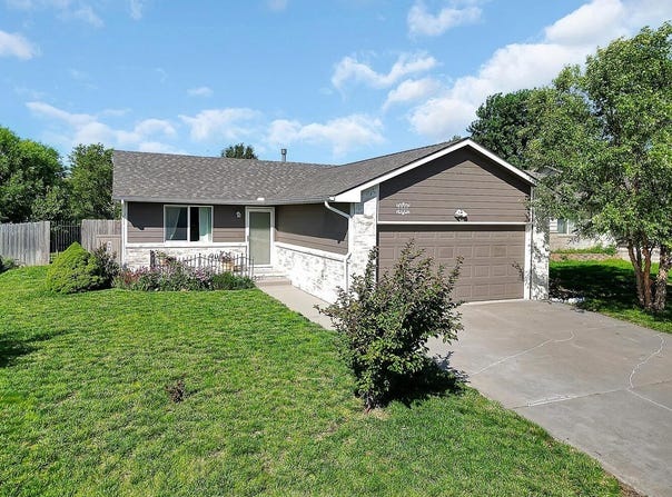 1946 N McRae Drive, Goddard, KS 67052