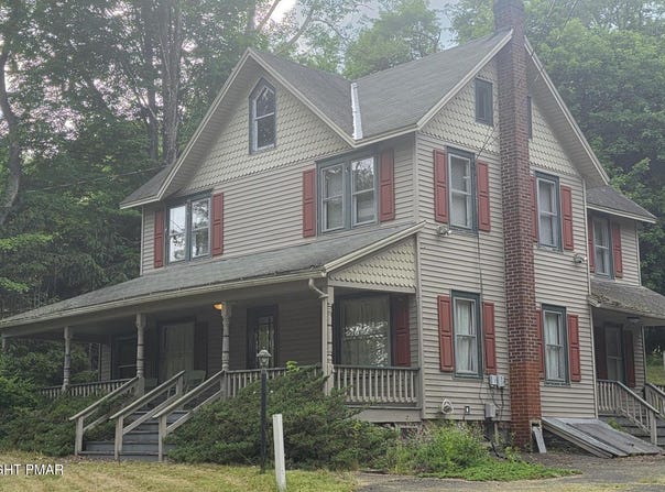 1255 PA-390, Cresco, PA 18326