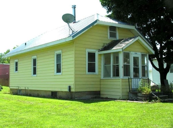 3206 2nd Street, Colwell, IA 50616