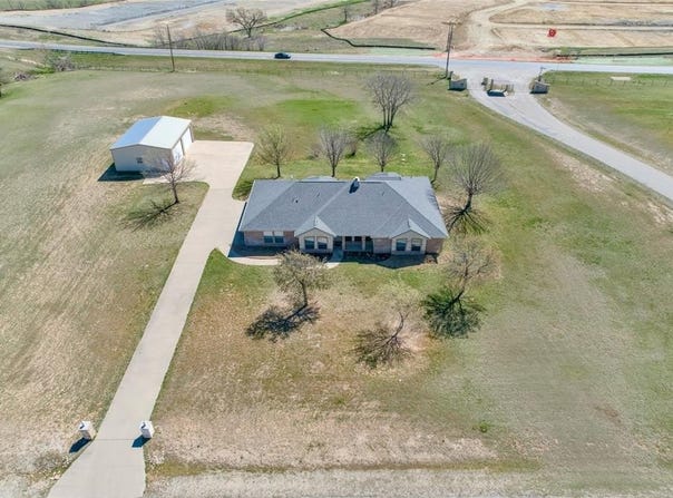 306 N Rolling Plains Drive, Rhome, TX 76078