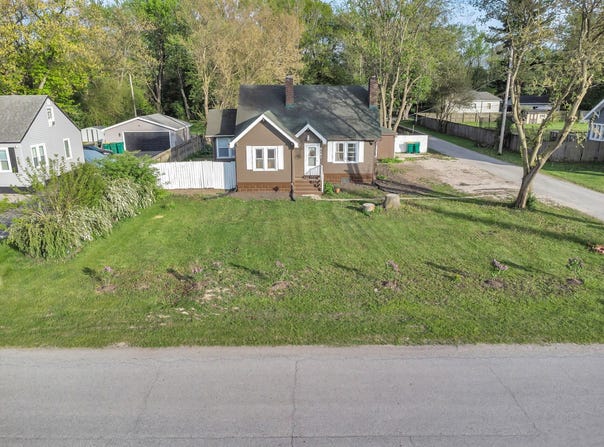6187 Cleveland Street, Merrillville, IN 46410