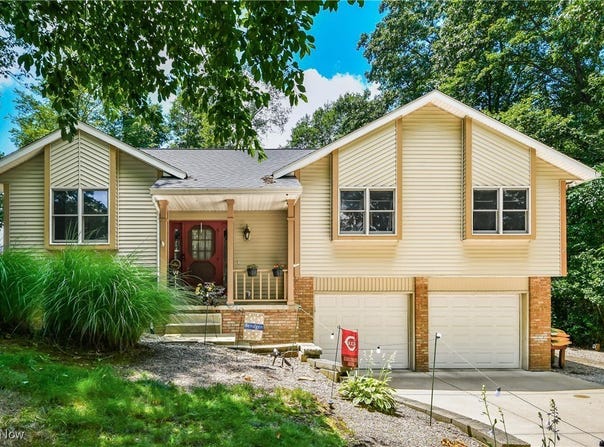 3182 Hiawatha Drive, Zanesville, OH 43701