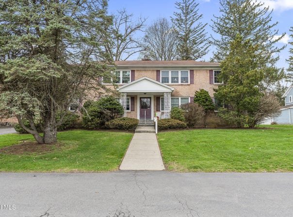 7 Regina, Delmar, NY 12054