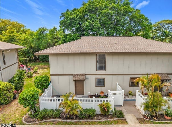 4293 Island Circle, Fort Myers, FL 33919
