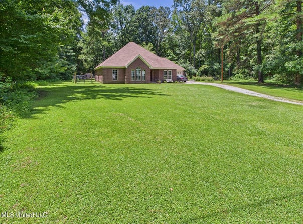 200 S Mullins Road, Holly Springs, MS 38635