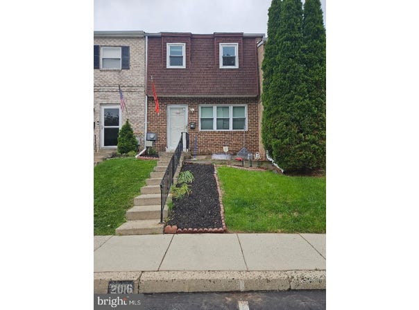2016 BAYLESS PLACE, NORRISTOWN, PA 19403