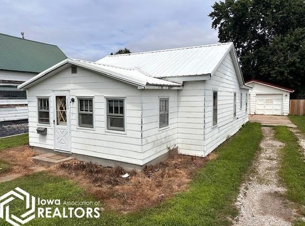 1233 Monroe Avenue, Ottumwa, IA 52501