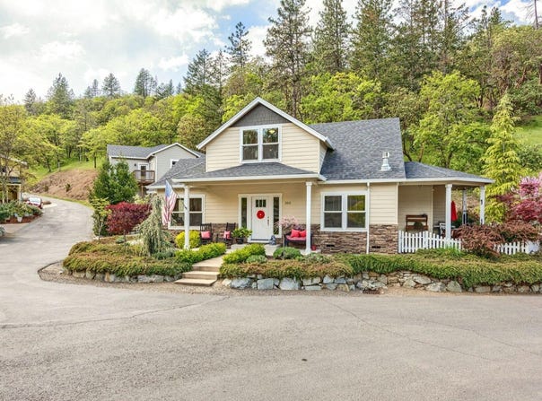 205 Oak Knoll Way, Jacksonville, OR 97530