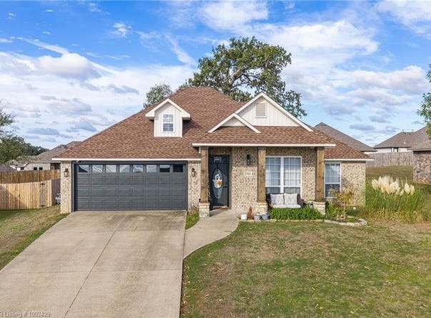 2511 Dava ST, Van Buren, AR 72956