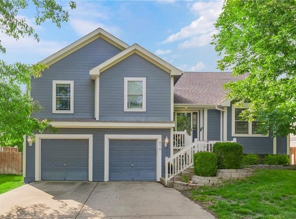 616 N Winwood Terrace, Gardner, KS 66030