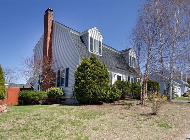 16 Old Orchard Way, Manchester, NH 03103