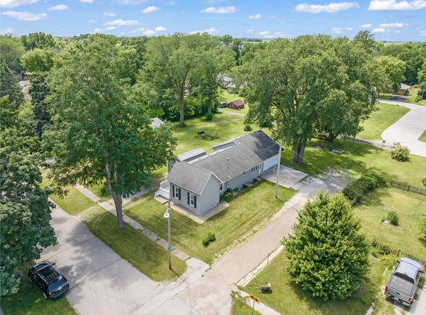 201 S Green Street, Roland, IA 50236