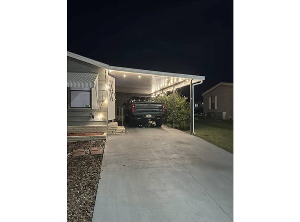 39617 Sunvalley Dr, Zephyrhills, FL 33542