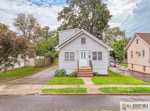 31 Lehigh Avenue, Edison, NJ 08837