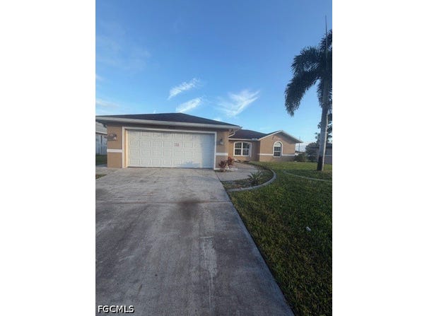 4716 6th Street W, Lehigh Acres, FL 33971