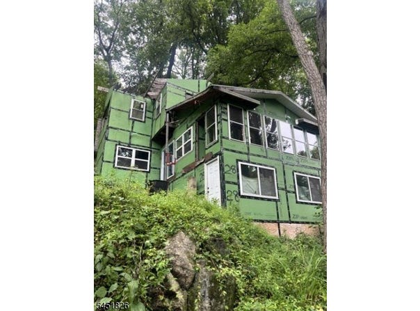 28 Roosevelt Ave, Independence Twp., NJ 07840