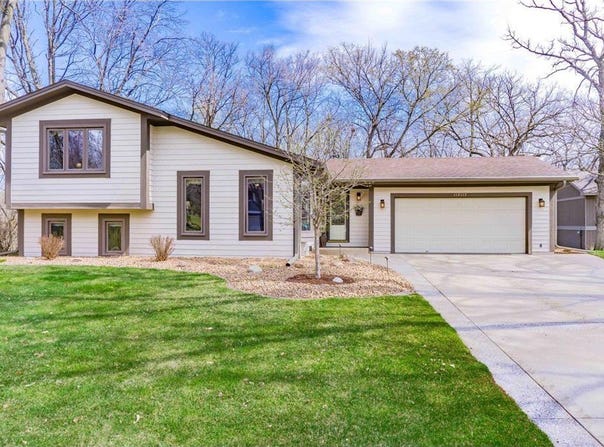 112117 Haering Circle, Chaska, MN 55318