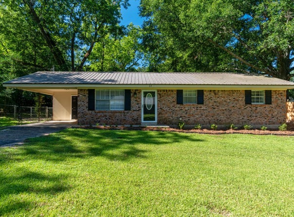 23 Lake Dr, Purvis, MS 39475