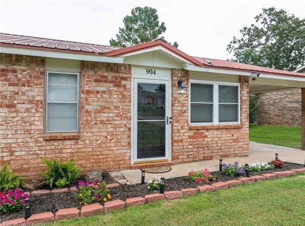 904 N  ST, Barling, AR 72923