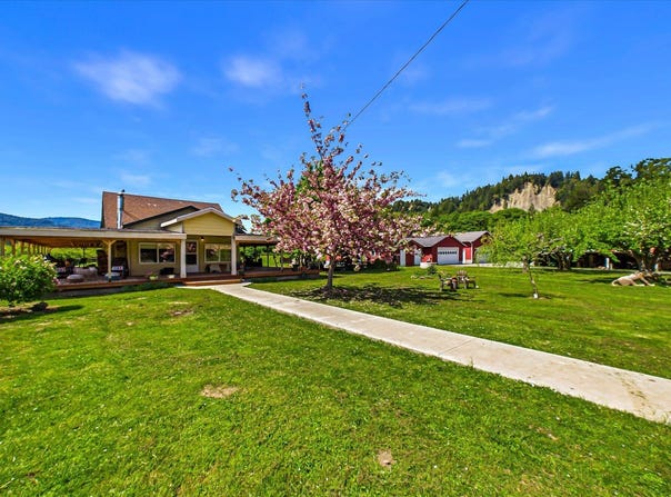 218 Tierney Road, Redcrest, CA 95569