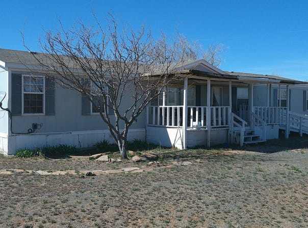 48 County Road 7242, Sanders, AZ 86512