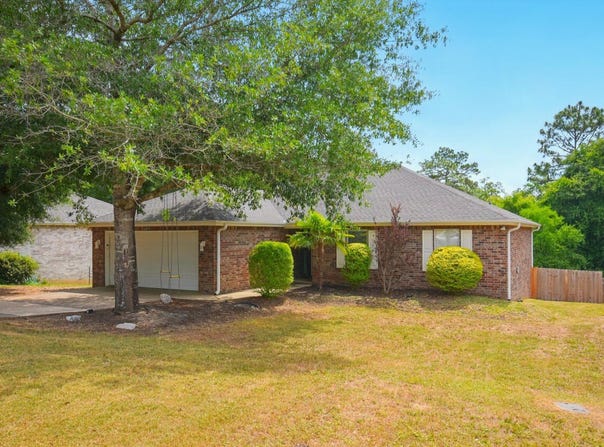 6474 Moonlight Lane Lane, Crestview, FL 32539