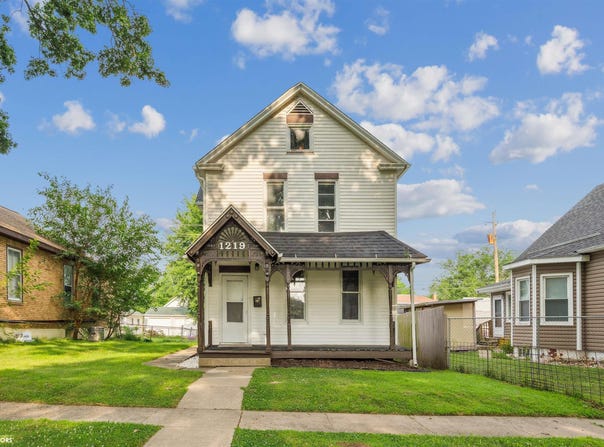 1219 N 7Th Street, Burlington, IA 52601
