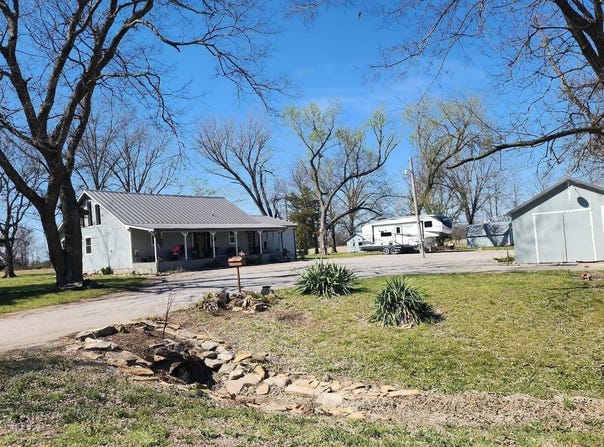 488 W 640th Avenue, Girard, KS 66743