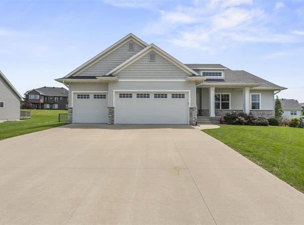 1200 Potter St, IA 52340