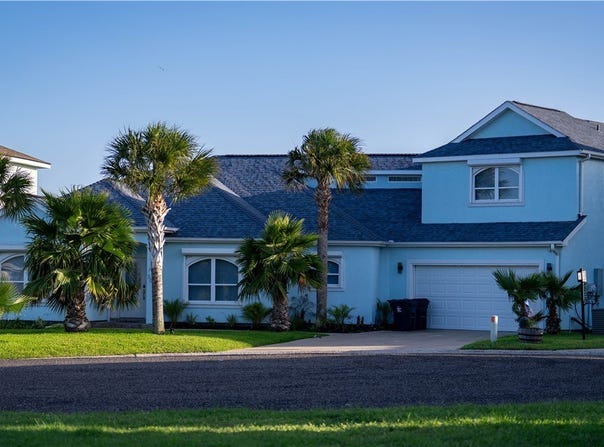 303 Square Rigger Street, Rockport, TX 78382