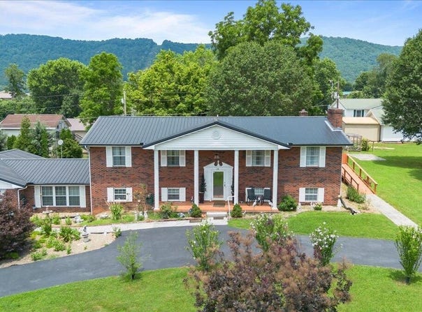 116 Oak St, Jacksboro, TN 37757