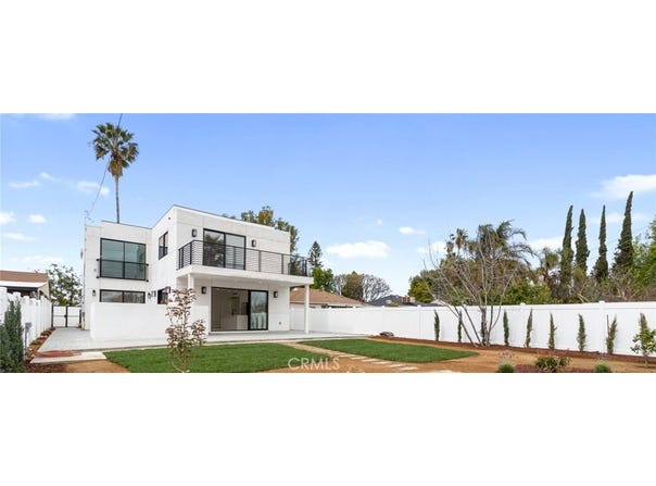 6830 N Lubao Avenue, Winnetka, CA 91306
