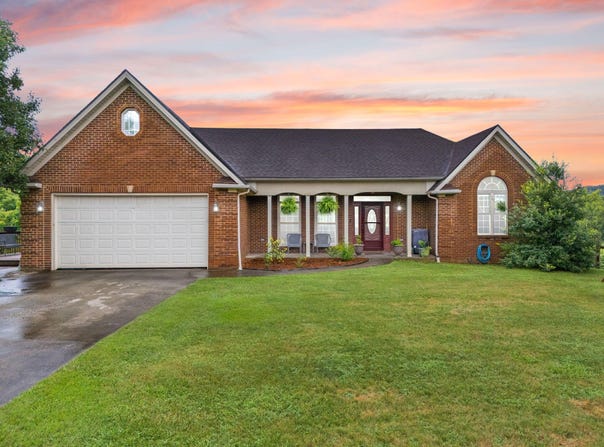 475 Quail Run Road, Irvine, KY 40336