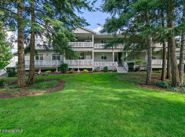 368 E Whispering Pines Lane, Coeur d'Alene, ID 83815