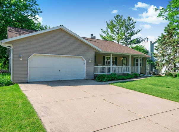 629 W Mohawk Trail, DeForest, WI 53532
