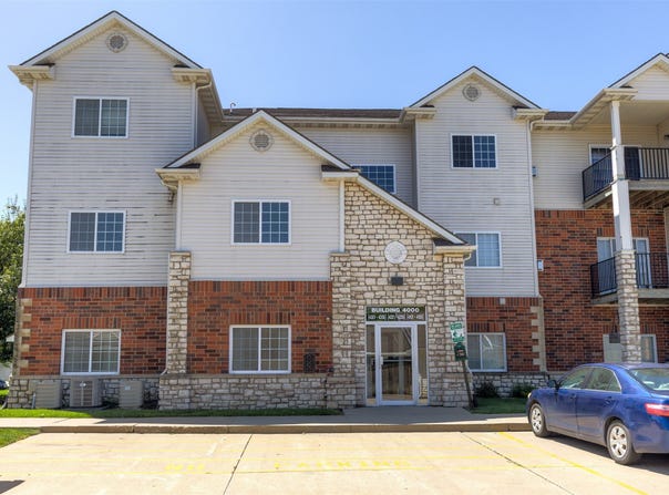 6255 Beechtree Drive unit: 4203, West Des Moines, IA 50266