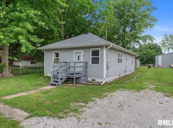 402 Linkins Avenue, Tovey, IL 62570
