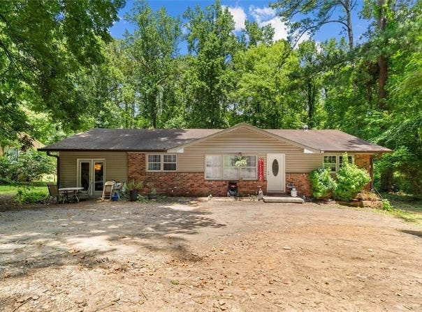 1122 Ridgeleigh Circle, Dalton, GA 30720