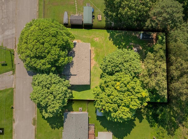 301 Belle Deere Drive, Trenton, TN 38382