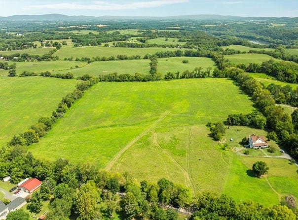 41272 YAKEY LANE, LOVETTSVILLE, VA 20180