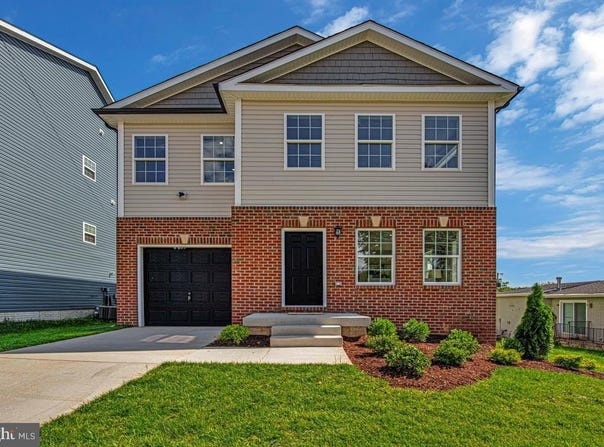8805 GLENARDEN Parkway, LANHAM, MD 20706