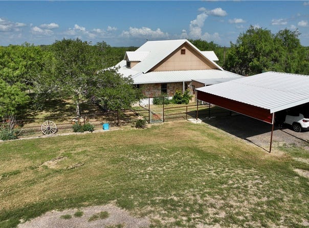 571 FM 799, George West, TX 78022