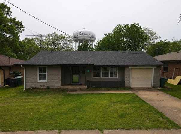 2206 N Shannon Street, Sherman, TX 75092
