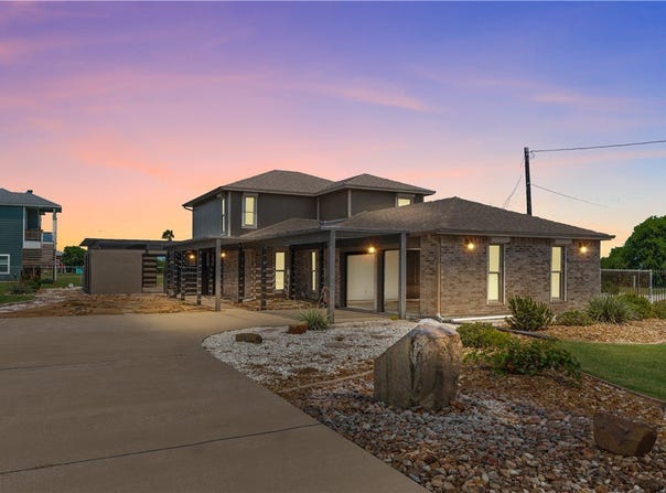 200 Elm Street, Portland, TX 78374