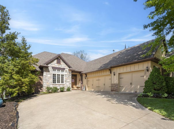 841 E Grafton Drive, Nixa, MO 65714