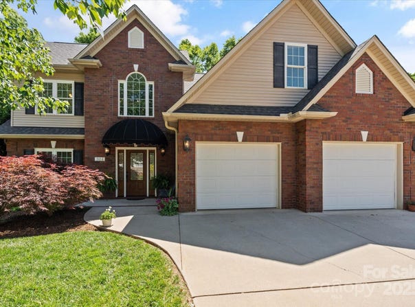 3124 17th Street Lane NE, Hickory, NC 28601