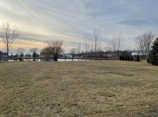 33 Nightingale Circle, Camargo, IL 61919
