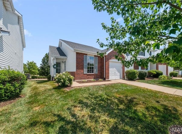 207 Tyndale Drive, O'Fallon, MO 63366