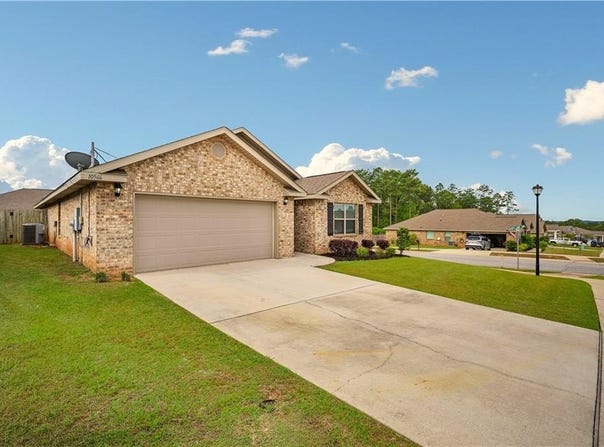 10566 Brodick Loop, Spanish Fort, AL 36527