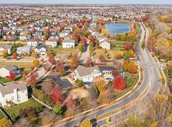 Longcommon Pkwy & Waterford Dr, Elgin, IL 60124